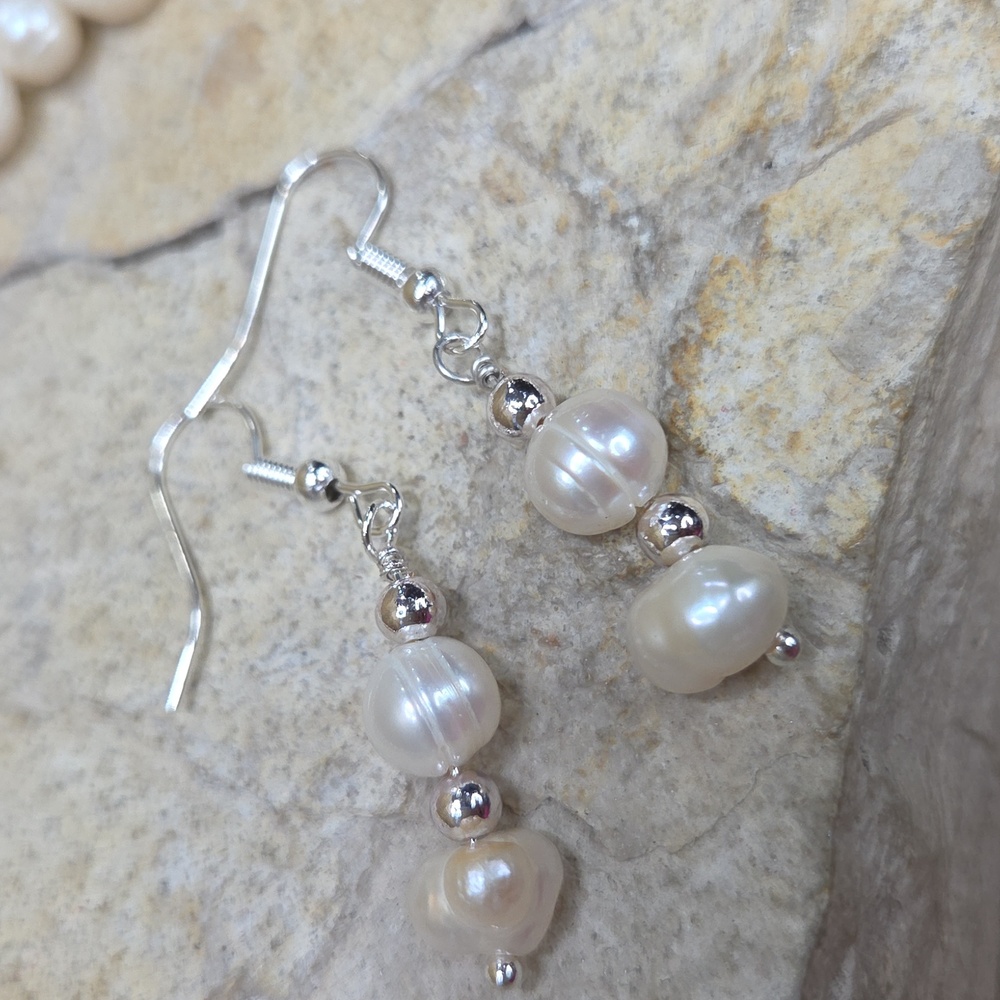 Freshwater Pearl Necklace, Flower MOP Pendant and Earring Set - Picture 8 of 9